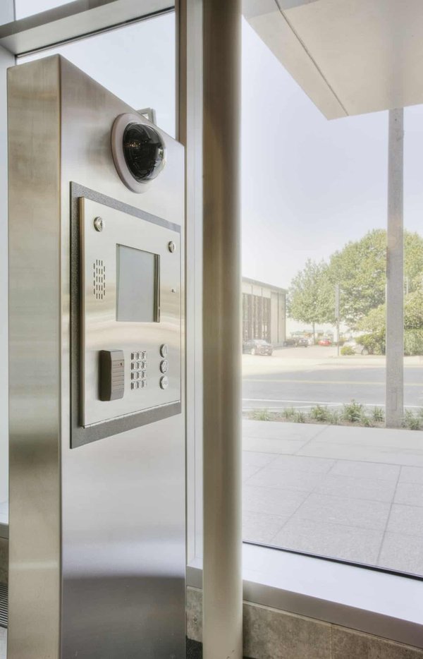 Comment choisir un intercom pour des communications claires lors de trajets en groupe ?